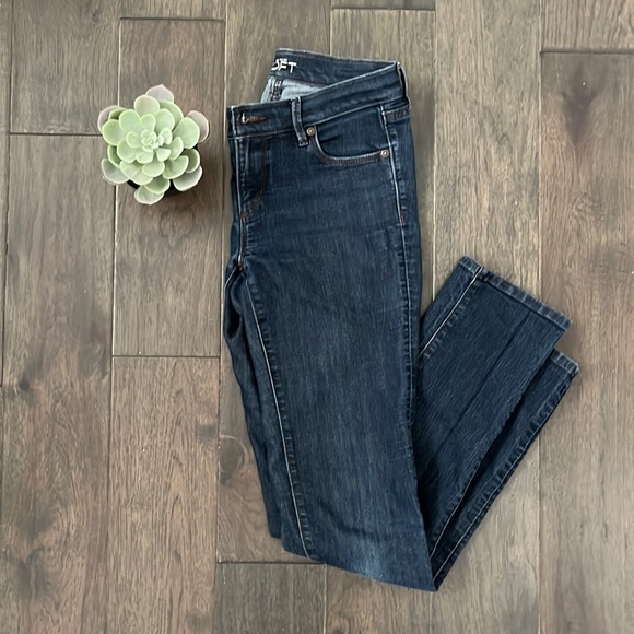🌸 3/$25 LOFT | Modern Straight Jeans - Picture 2 of 8